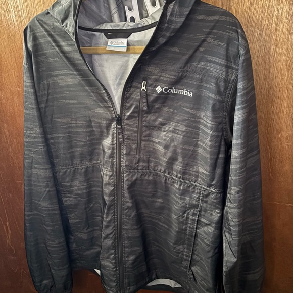 Columbia Men's Charcoal Windbreaker - Picture 1 of 5